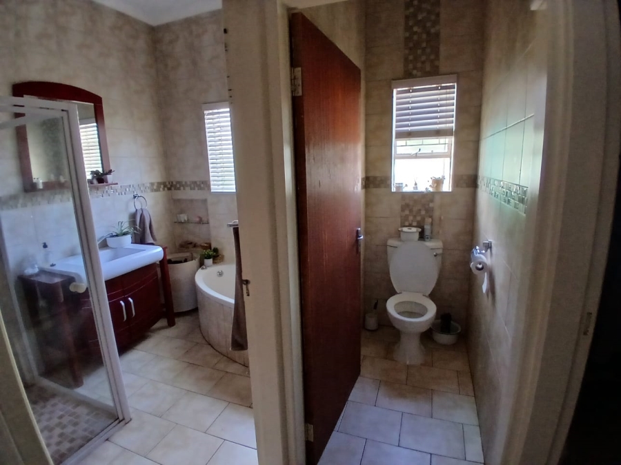 5 Bedroom Property for Sale in Kuruman Northern Cape